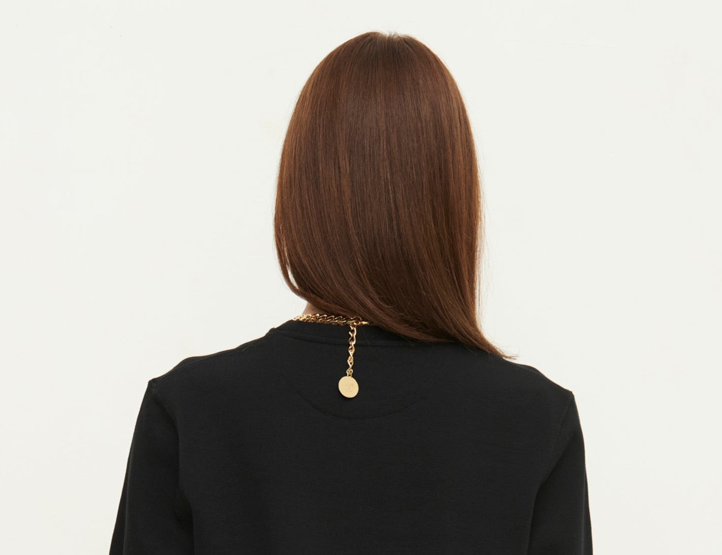Gulnoza Dilnoza Logo chain-link necklace in gold finish metal