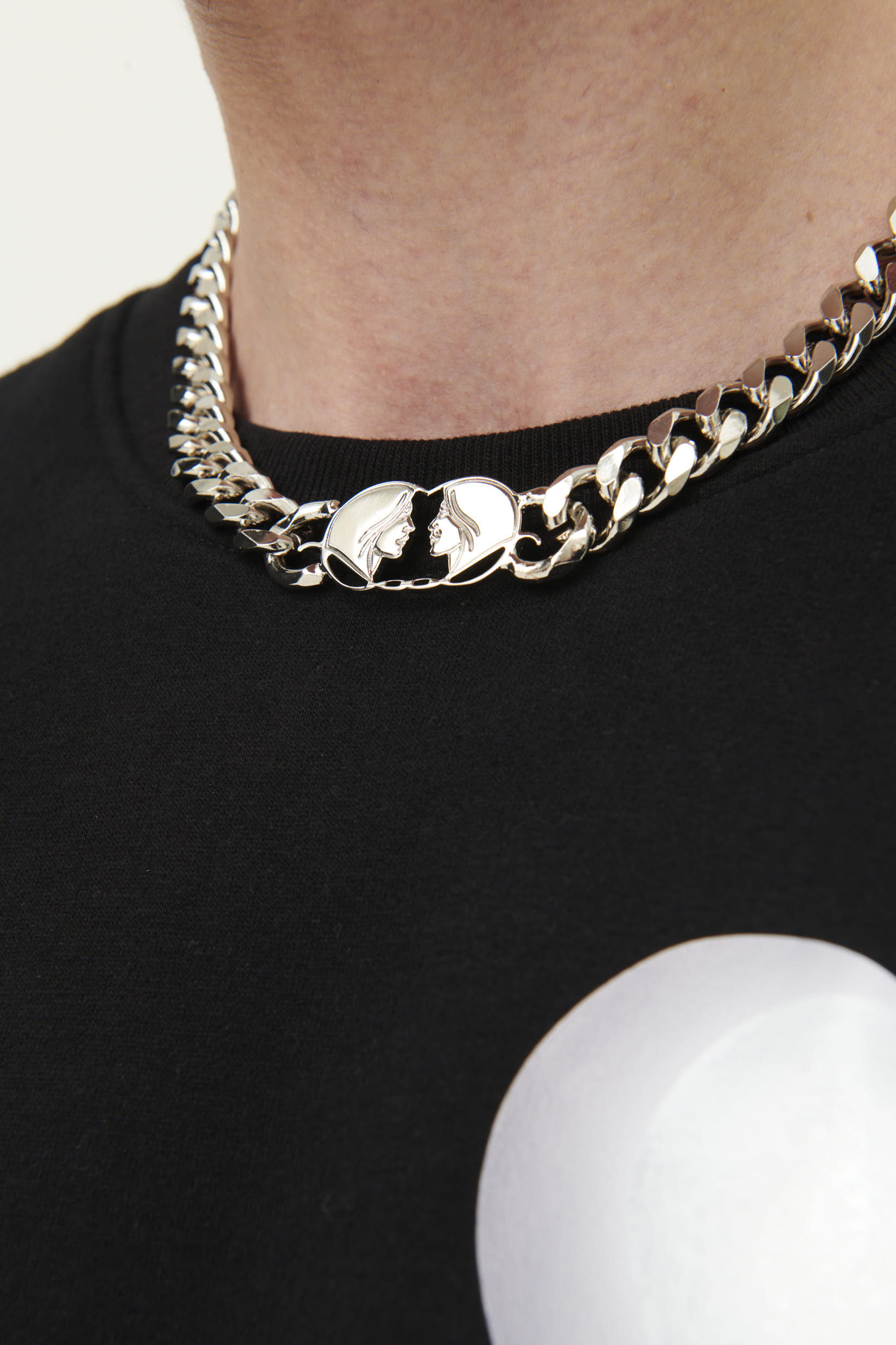 Gulnoza Dilnoza Logo chain-link necklace in silver finish metal